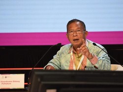 Eks Menteri Darmin Nasution Sah Jadi Komut Smartfren