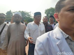 Jadi Tersangka, Eggi Sudjana Tetap Muncul di Demo Kivlan Zen Dkk