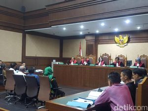 Akui Bantu Bisiki Hakim Dagang Perkara, Saksi Ini Ngaku Tak Enak Hati Akui Bantu Bisiki Hakim Dagang Perkara, Saksi Ini Ngaku Tak Enak Hati