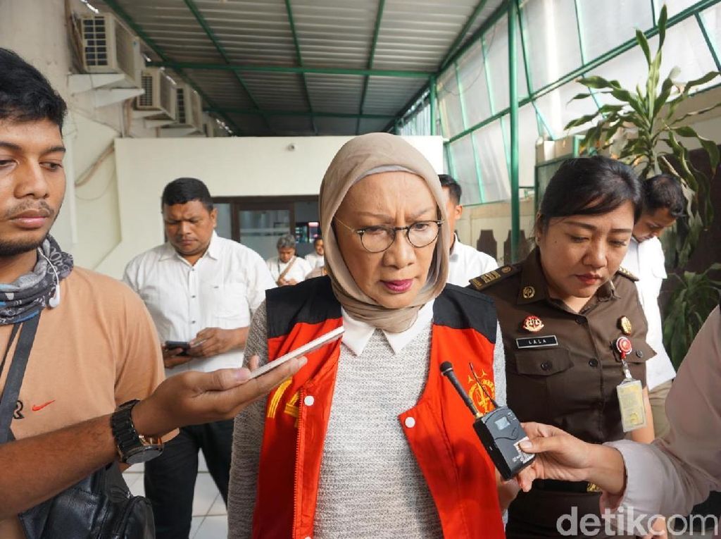 Ratna Sarumpaet Cerita Jalani Puasa di Rutan Polda Metro Ratna Sarumpaet Cerita Jalani Puasa di Rutan Polda Metro
