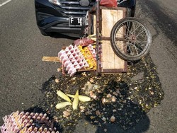 Penjual Telur Tewas Usai Tertabrak dan Terseret Mobil di Sukabumi