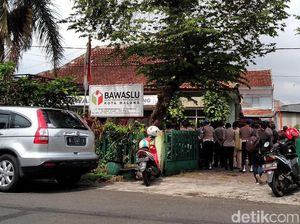Antisipasi Aksi Massa, Polisi Jaga Kantor Bawaslu di Kota Malang