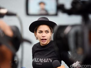 Nikita Mirzani Sembur Sajad Ukra dan Elsya Syarief Nikita Mirzani Sembur Sajad Ukra dan Elsya Syarief