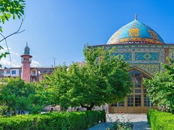 Blue Mosque, Satu-satunya Masjid di Negara Kristen