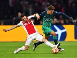 Ajax langsung bermain agresif sejak menit awal. Reuters/Dylan Martinez.