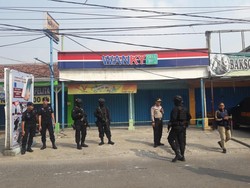 Terduga Teroris Bernama Rafli Ditangkap Terkait Bom di Toko HP Bekasi