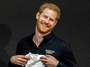 Margot Robbie Puji Pangeran Harry Sosok yang Menyenangkan