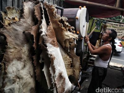 Yuk, Lihat Proses Pembuatan Bedug di Tanah Abang