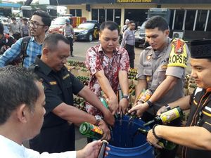 Sambut Ramadhan, Polres Bekasi Musnakan 3.015 Botol Miras Sambut Ramadhan, Polres Bekasi Musnakan 3.015 Botol Miras