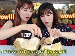 Cicip Durian Untuk Pertama Kali, Cewek Korea Ini Langsung Ketagihan