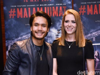 Mesra Abis! Randy Pangalila bersama Istri Bulenya