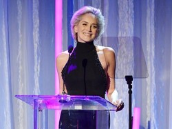 Sharon Stone Ngaku Pernah Bayar Gaji Akting Leonardo DiCaprio