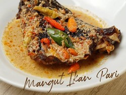 Yang Enak Untuk Berbuka, Mangut Manyung dan Bakso Klasik di Cempaka Putih