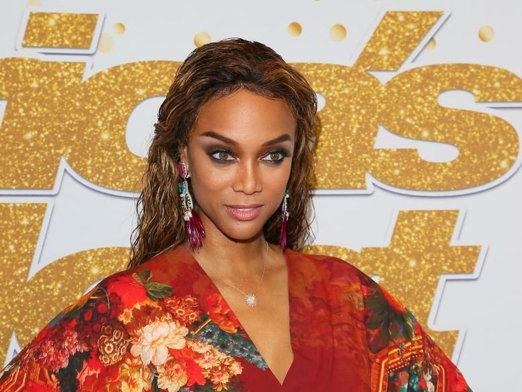 Jadi Model Sampul Majalah Baju Renang Tertua, Tyra Banks Tetap Memesona Jadi Model Sampul Majalah Baju Renang Tertua, Tyra Banks Tetap Memesona