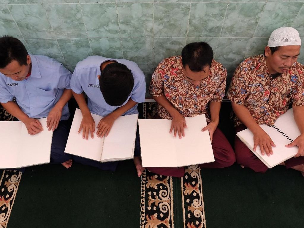 Melihat Aktivitas Kaum Disabiltas yang Tak Kenal Batas Melihat Aktivitas Kaum Disabiltas yang Tak Kenal Batas