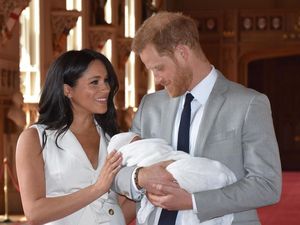 Penyiar Radio BBC Akhirnya Minta Maaf Usai Hina Bayi Pangeran Harry-Meghan Penyiar Radio BBC Akhirnya Minta Maaf Usai Hina Bayi Pangeran Harry-Meghan