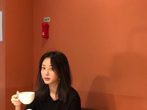 Ini Dia Si Cantik Han Ye Seul Big Issue yang Doyan Ngopi dan Ngemil Ini Dia Si Cantik Han Ye Seul Big Issue yang Doyan Ngopi dan Ngemil