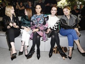Foto: Melihat Gaya Seru Selebriti di Front Row Bandara Louis Vuitton Foto: Melihat Gaya Seru Selebriti di Front Row Bandara Louis Vuitton