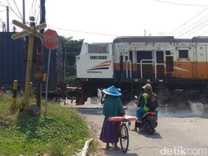 Dishub Lamongan Kerahkan Relawan Jaga 35 Perlintasan KA Tak Berpalang Pintu