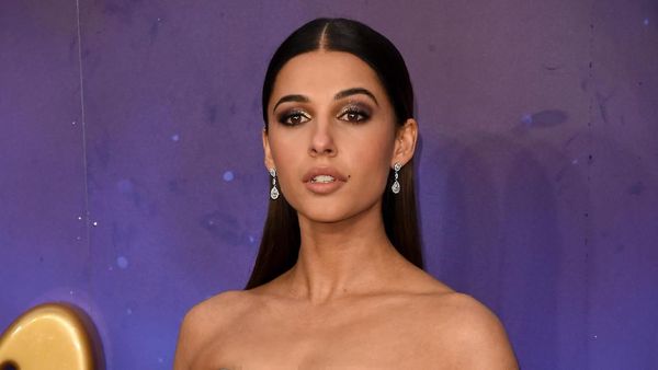 Jadi Putri Jasmine, Naomi Scott Cantik Bergaun Biru di Premier Aladdin
