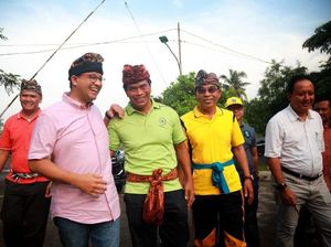 Anies Cek Perbaikan di Pura Cilincing, Ingin Warga Ibadah Lancar