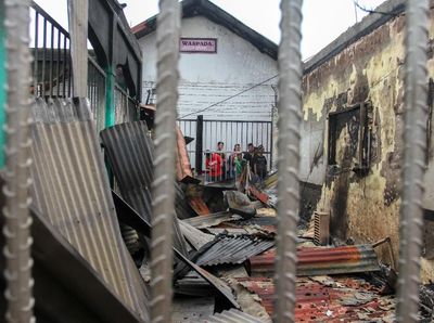 Penampakan Puing-puing Bangunan Pasca Kebakaran di Rutan Siak