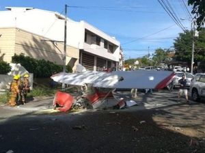 Pesawat Jatuh di Area Permukiman, 2 Pilot Argentina Berhasil Selamat