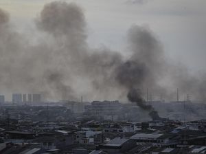 Sempat Terganggu Kebakaran di Kp Bandan, Perjalanan KRL Normal Lagi