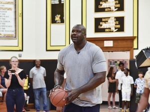 Rusuh! Legenda NBA Shaquille ONeal Ikut Moshpit di Depan Panggung