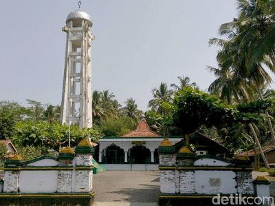 Mengunjungi Masjid Tiban Peninggalan Sunan Kalijaga di Purworejo