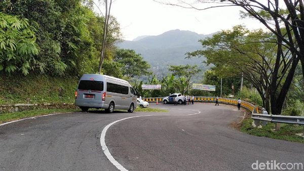Potret Tanjakan Maut Cikidang Sukabumi yang Minim Rambu-rambu