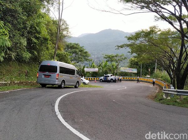 Potret Tanjakan Maut Cikidang Sukabumi yang Minim Rambu-rambu