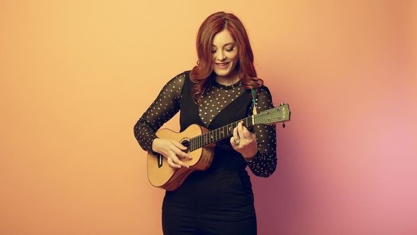 Salut! Wanita Cantik Tuna Rungu Ini Sukses Jadi Musisi, Dipuji Simon Cowell