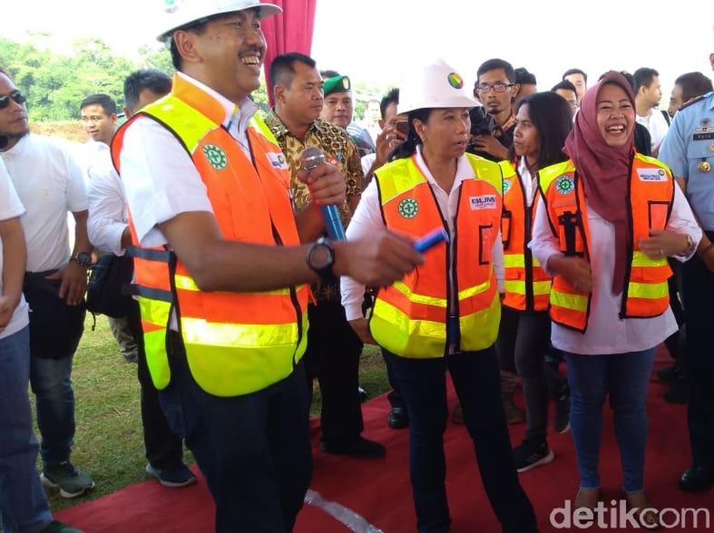 Rini Targetkan Bandara Purbalingga Bisa Digunakan Mudik Tahun Depan Rini Targetkan Bandara Purbalingga Bisa Digunakan Mudik Tahun Depan