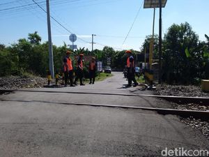 Bahaya! 127 Perlintasan Kereta Api di Daop 7 Tanpa Penjaga Bahaya! 127 Perlintasan Kereta Api di Daop 7 Tanpa Penjaga