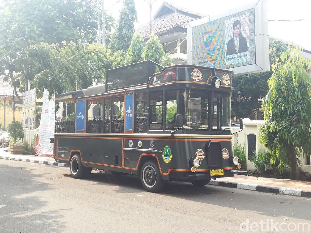 Naik Bus Sakoci di Cimahi Bisa Dibayar Menggunakan Sampah Naik Bus Sakoci di Cimahi Bisa Dibayar Menggunakan Sampah