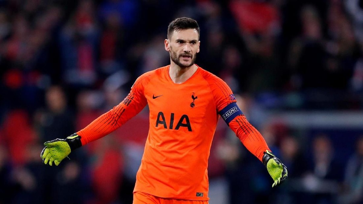 Hugo Lloris sudah kembali berlatih usai mengalami cedera parah (Foto: Matthew Childs/Reuters)