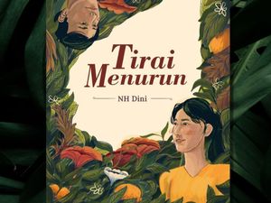 Novel Tirai Menurun Nh Dini Terbit Lagi 17 Juni Novel Tirai Menurun Nh Dini Terbit Lagi 17 Juni