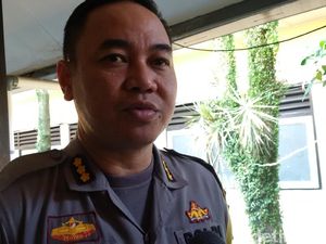 Polda Jabar Dalami Kronologi Kapolsek Kirim Miras Pada Mahasiswa Papua Polda Jabar Dalami Kronologi Kapolsek Kirim Miras Pada Mahasiswa Papua