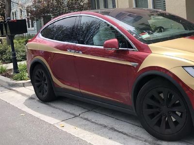 Mobil Listrik Tesla Iron Man