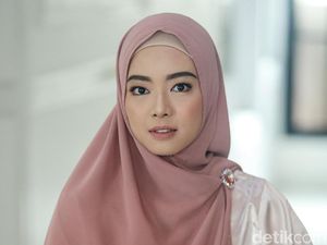 Cerita Lindswell Kwok Bisnis Busana Muslim Setelah Mualaf & Pensiun Wushu Cerita Lindswell Kwok Bisnis Busana Muslim Setelah Mualaf & Pensiun Wushu