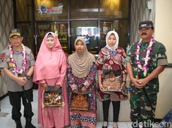 Kapolri dan Panglima TNI Beri Tali Asih Petugas yang Gugur di Pemilu 2019