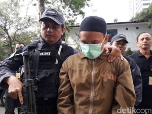Gerak Cepat Polisi Ringkus Pria yang Ancam Penggal Jokowi Gerak Cepat Polisi Ringkus Pria yang Ancam Penggal Jokowi