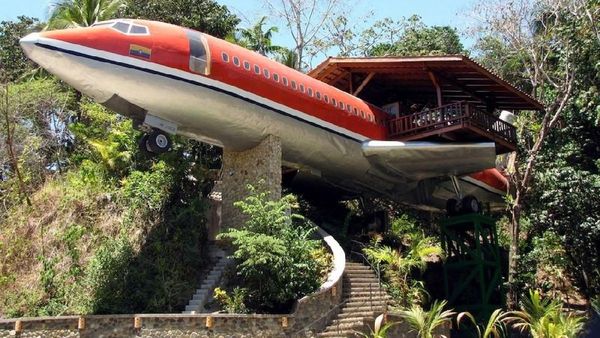 Bangkai Pesawat Dijadikan Hotel, Begini Jadinya