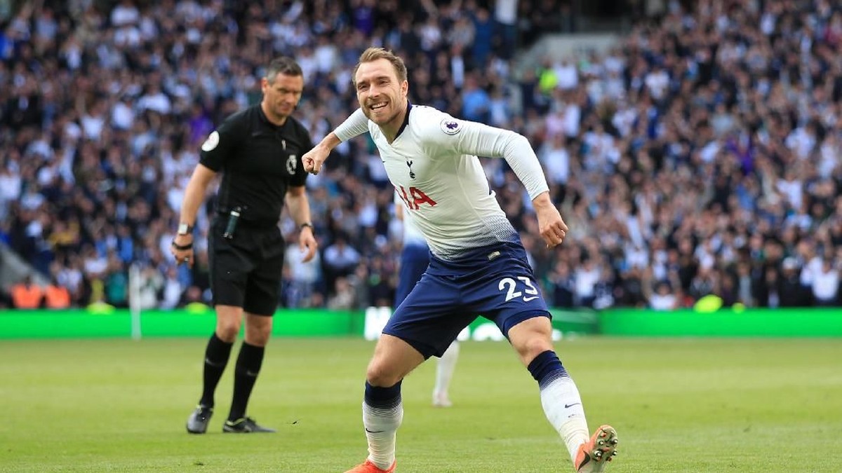 Christian Eriksen merayakan gol. Tottenham Hotspur berimbang 2-2 dengan Everton di pekan terakhir Liga Inggris (Marc Atkins/Getty Images)