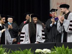 Justin Timberlake hingga Missy Elliot Dianugerahi Gelar Doktor