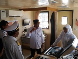 Antisipasi Lonjakan Penumpang di Madura, Menhub Serahkan Kapal Perintis