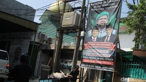 Spanduk Kemenangan Prabowo-Sandiaga Bertebaran di Jakarta