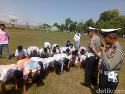 Konvoi Kelulusan, 30 Siswa SMA Dihadiahi Push Up oleh Polisi