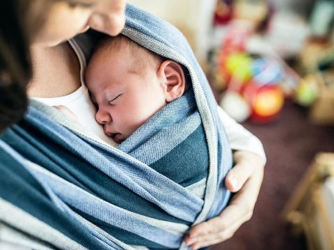9 Jurus Ampuh Meredakan Tangisan Bayi di Malam Hari